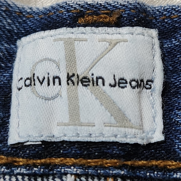 Calvin Klein Dark Wash Mid Rise 3" Inseam Blue Jean Denim Shorts - Picture 7 of 10